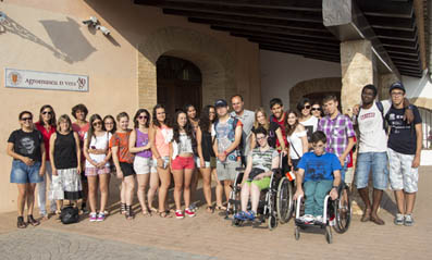 Los participantes en el Campus Inclusivo 2014, en una visita al Agromuseo de Vera.